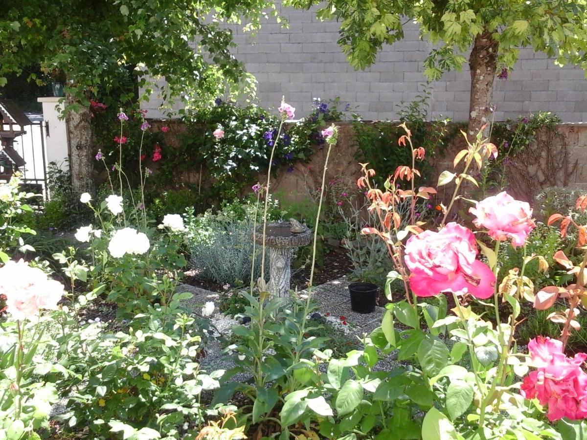 La Maison Des Fleurs Montembœuf Zewnętrze zdjęcie